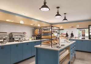 Dining - Close to Dollywood | Free Parking + Breakfast (Pigeon Forge)