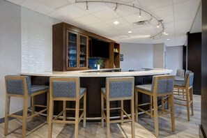 Dining - Close to Untermyer Gardens + Breakfast. Pool. Bar. (Yonkers)