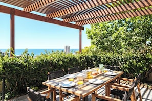 Room - Elegant Fresnaye Ocean View 4bed Nerine Manor (Cape Town)