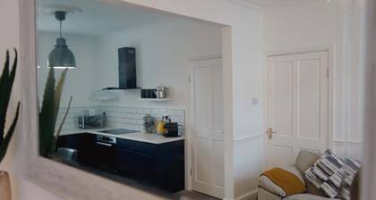 Ivydene - 3 Bedroom House -tenby