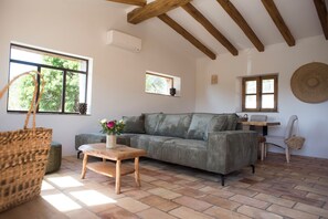 Living area - Large, single-storey sheepfold with panoramic views and private pool (Sotta)