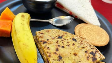 Petit déjeuner complet compris tous les jours