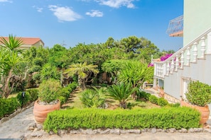 Property grounds - Holiday Home Florendale with pool (Maslenica)