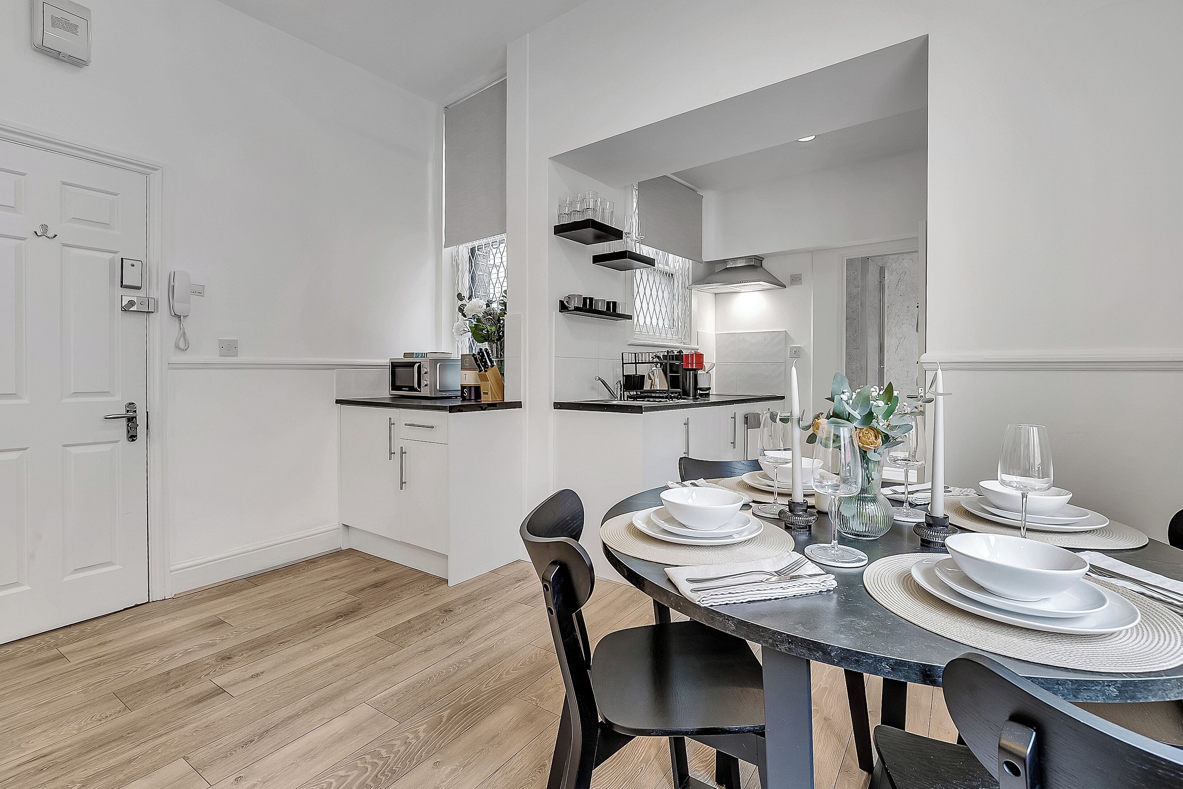 Appartement, 2 slaapkamers, niet-roken, kitchenette | Privékeuken | Een koelkast, een magnetron, een kookplaat, een vaatwasser