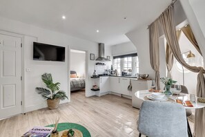 Dining room - Kensington Apartments London (London)