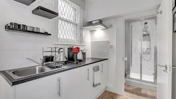 Apartment, 2 Bedrooms, Non Smoking, Kitchenette | Private kitchen | Fridge, microwave, stovetop, dishwasher