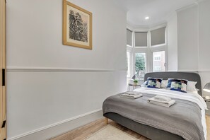 Appartement, 2 slaapkamers, niet-roken, kitchenette | Individueel gedecoreerd, individueel gemeubileerd, een bureau