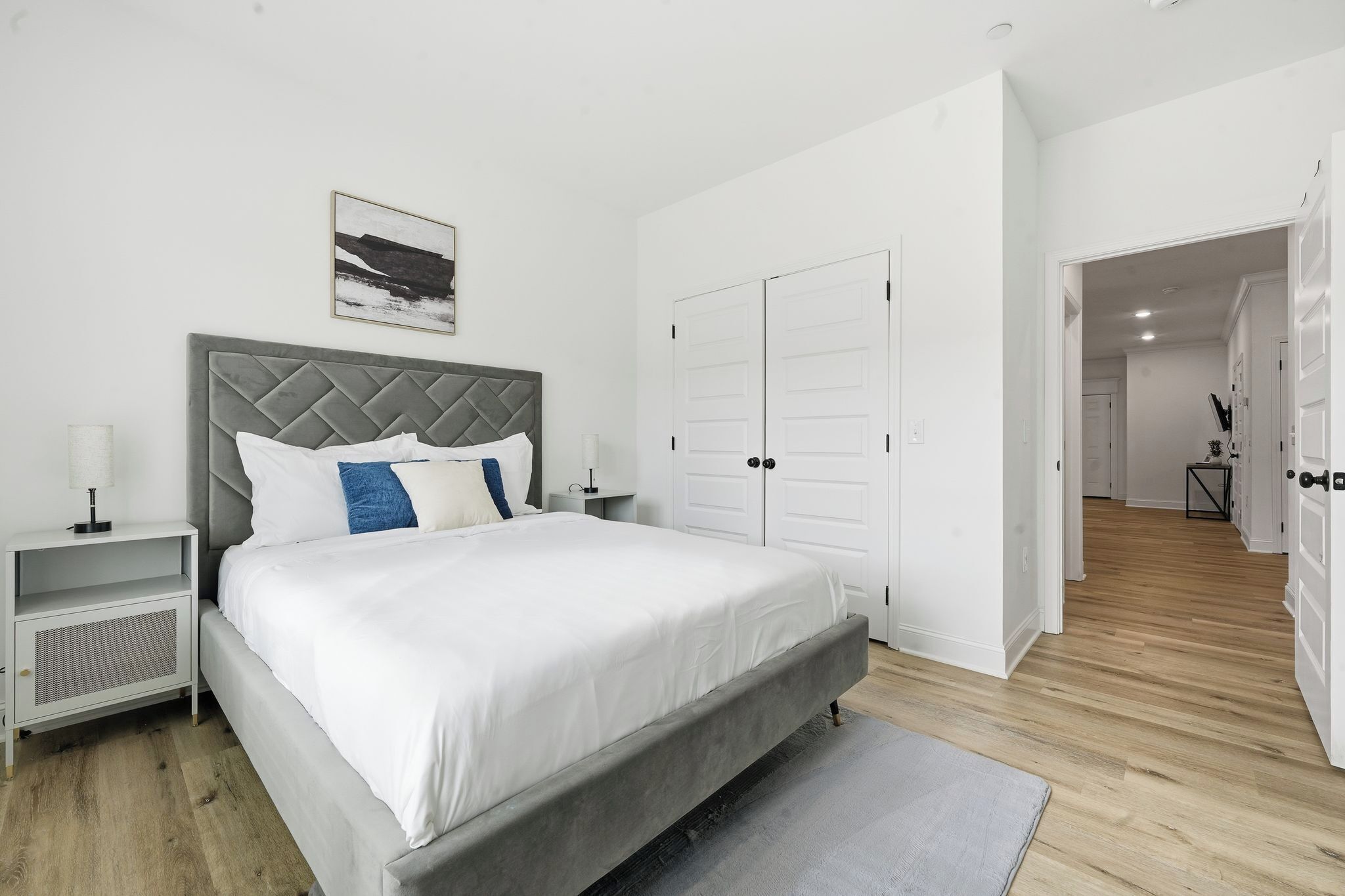 Bureau, fer et planche à repasser, lit parapluie, Wi-Fi gratuit