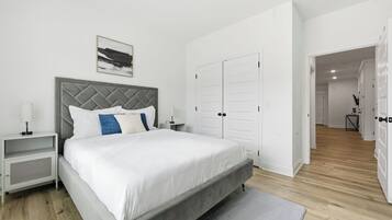 Bureau, fer et planche Ă repasser, lit parapluie, Wi-Fi gratuit