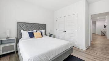 Bureau, fer et planche Ă repasser, lit parapluie, Wi-Fi gratuit