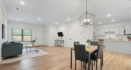 Relaxing 2BR/2BA Space · Modern Comfort