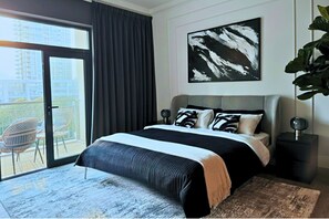 Room - Luxe 1-BR w/ Pool Sunset Balcony View in The Greens (Dubai)