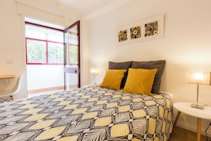 Blackout drapes, iron/ironing board, free WiFi - Porto Haven - Marquês Downtown (Porto)