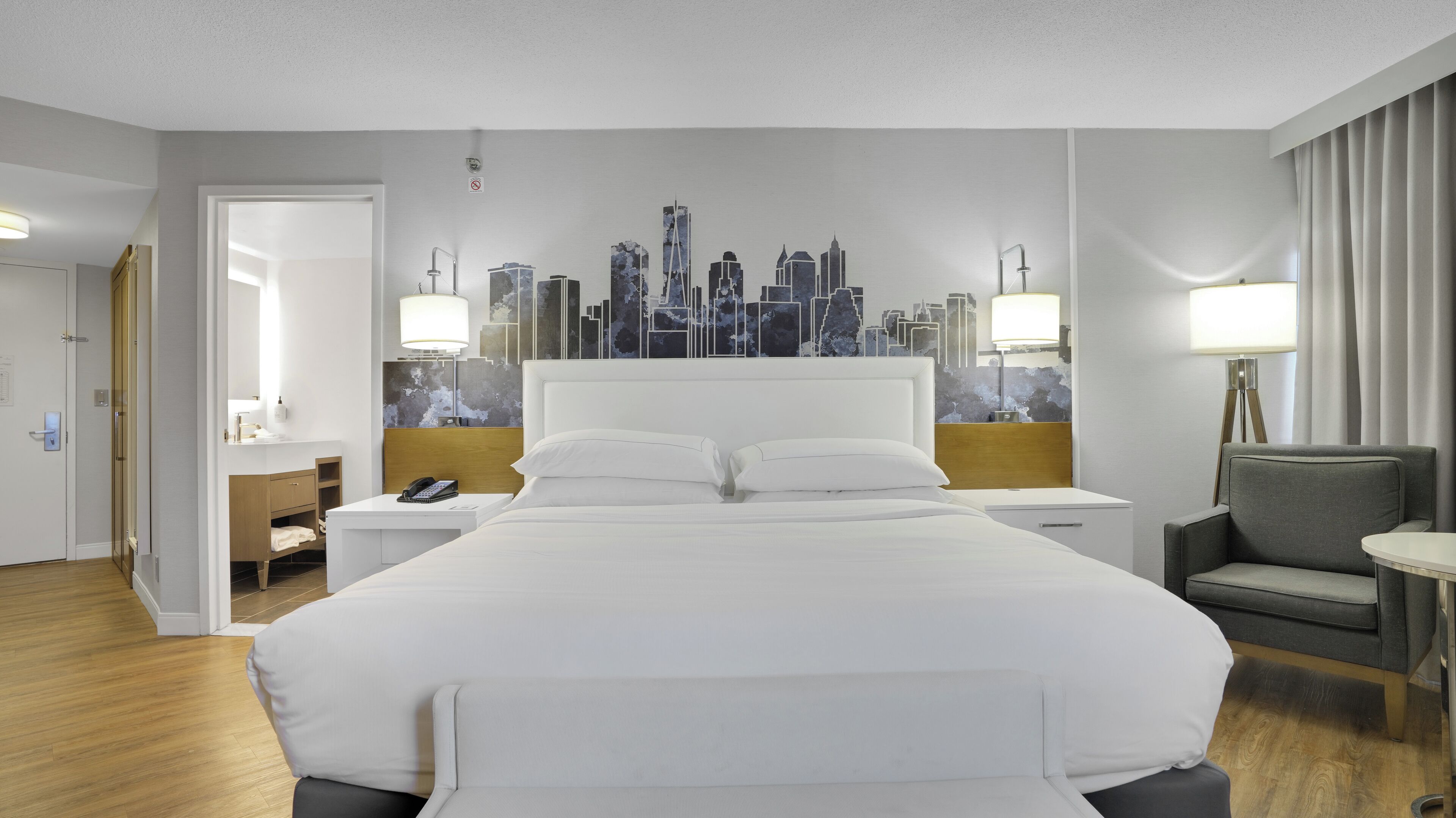 Iron/ironing board, free WiFi, bed sheets