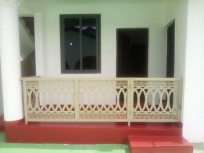 Front of property - Regal Royal Suites (Accra)