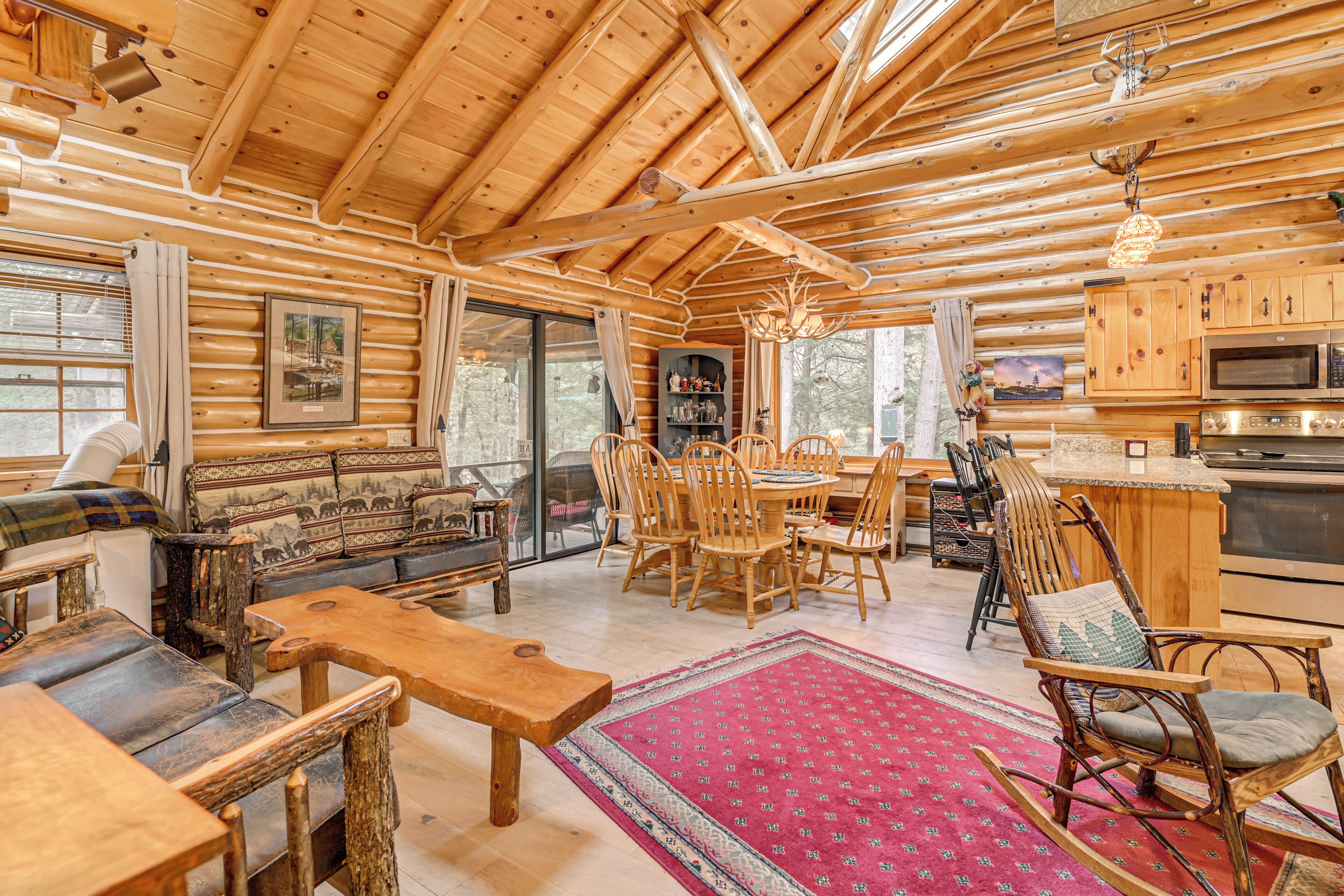 House (4 Bedrooms) | Interior