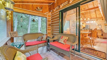 House (4 Bedrooms) | Front of property