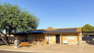 Fachada de la propiedad