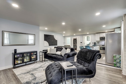 4 Mi to Metlife Stadium: Chic Wallington Unit!