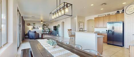 House (5 Bedrooms) | Interior