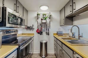 Apartment (1 Bedroom) | Interior - 55+ Condo w/ Balcony & Mtn Views, Shared W & D (Phoenix)