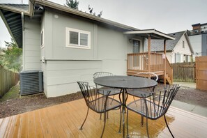 Apartment (3 Bedrooms) | Interior - 2 Mi to Lumen Field! 2nd-floor Apartment w/ Deck (Seattle)