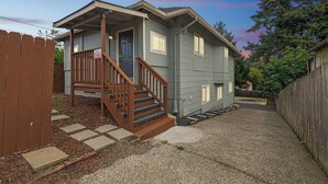 Apartment (3 Bedrooms) | Interior - Walk to Light Rail: Quiet Judkins Park Home Base! (Seattle)