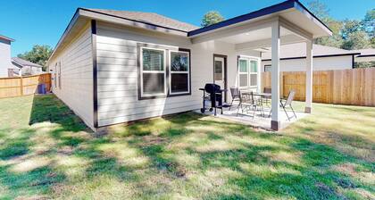 3BR Home: Dog Friendly w/ Yard & Patio