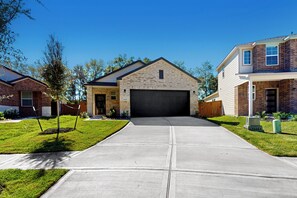 Interior - 3BR Home: Dog Friendly w/ Yard & Patio (Porter)