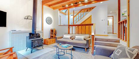 House (4 Bedrooms) | Front of property