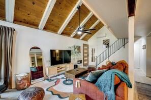 Interior - Frisco A-frame: Near PGA Frisco & The Star! (Frisco)