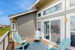 Apartment (2 Bedrooms) | Interior - Walk to the Sand! Ocean-view Galveston Townhome (Galveston)