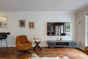 Interior - Lakeside Getaway w/ Patio on Lady Bird Lake (Austin)