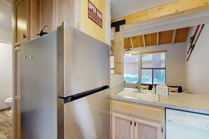 Apartment (1 Bedroom) | Interior - 1BR Townhome w/ Spa Access Near Trails (Mammoth Lakes)