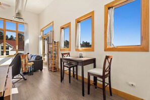 Apartment (1 Bedroom) | Interior - City 1BR Mtn-view Rocky Mountain National Park (Estes Park)