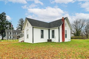 Interior - Wine, Dine & Unwind: Hermann Home w/ Spacious Yard (Hermann)