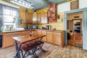 Interior - Wine, Dine & Unwind: Hermann Home w/ Spacious Yard (Hermann)