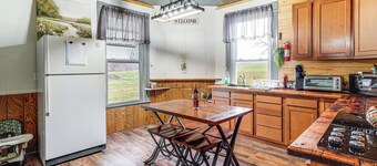 Wine, Dine & Unwind: Hermann Home w/ Spacious Yard