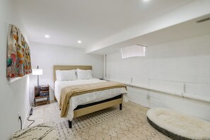 Apartment (1 Bedroom) | Interior - 1 Mi to the Metro! Centrally Located Apt Near DC (Silver Spring)