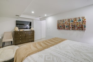 Apartment (1 Bedroom) | Interior - 1 Mi to the Metro! Centrally Located Apt Near DC (Silver Spring)