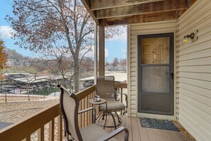 Apartment (2 Bedrooms) | Interior - Main Channel View! Condo w/ Dock & Pool Access (Lake Ozark)