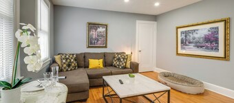 Easy Metro Access: Wfh-friendly Apt 7 Mi to DC!