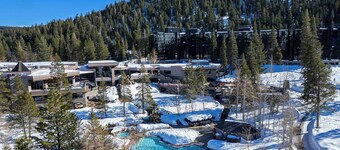 Sweeping Views & Access to Slopes: Everline Condo