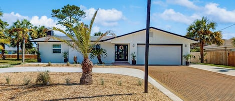 House (4 Bedrooms) | Front of property