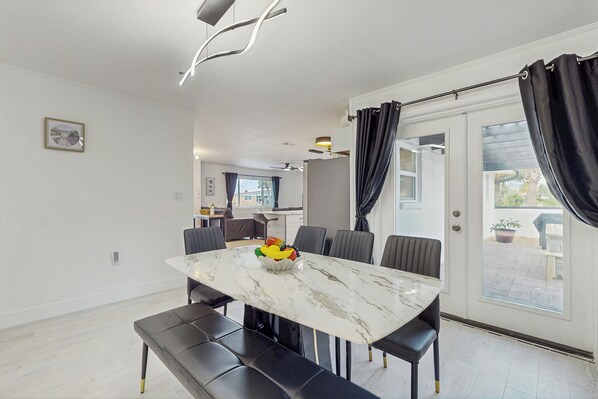 Interior - 4BR Coastal Home w/ Outdoor Space, Close to Beach (Fort Walton Beach)