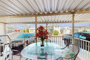 House (2 Bedrooms) | Front of property - Manufactured w/ Pools, Hot Tubs, Pickleball, AC (Surprise)
