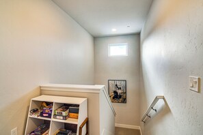 Interior - Saltwater Hot Tub! Unit Near Winter Park Slopes (Fraser)
