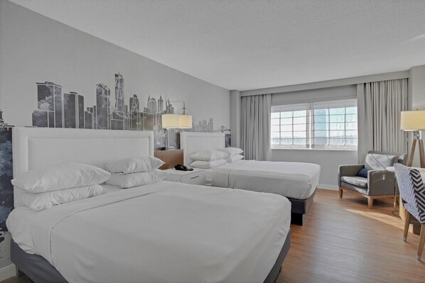 Room - World of Blue: Beautiful Q/Q Hotel Rooms (East Rutherford)