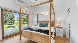 Silitysrauta/-lauta, Wi-Fi, vuodevaatteet