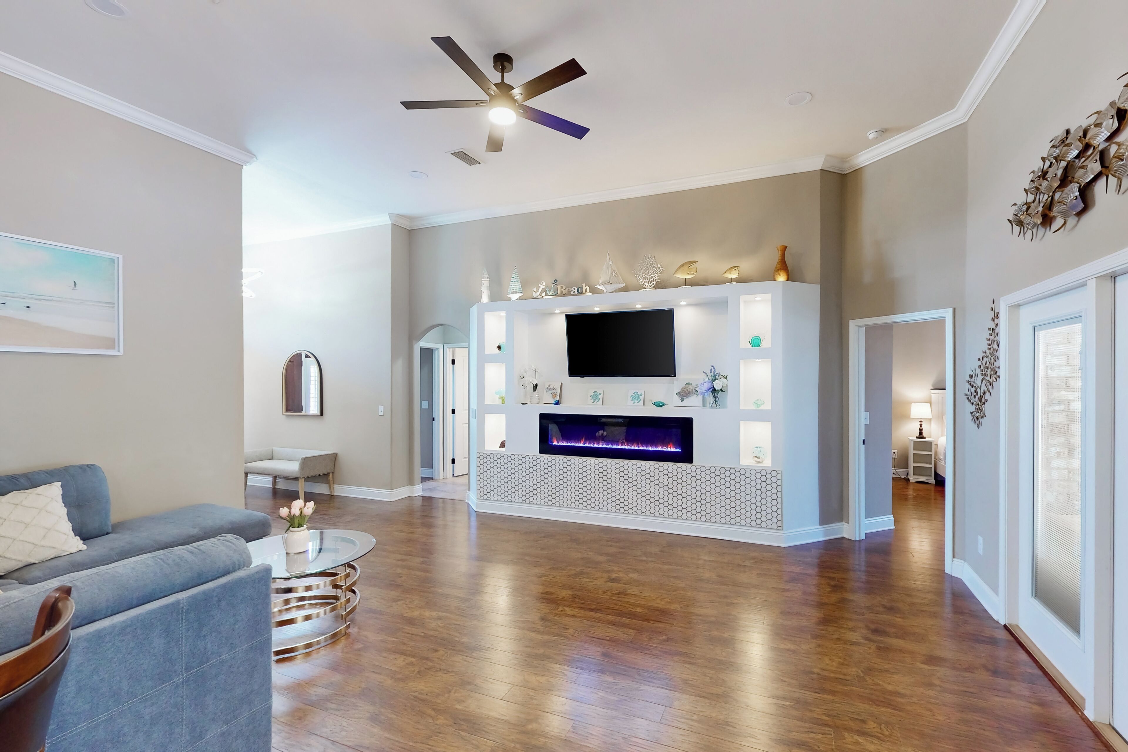 House (5 Bedrooms) | Interior